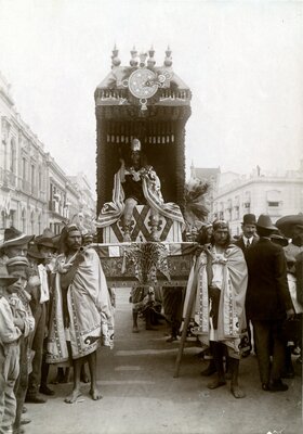 "Desfile histórico—El Emperador Motecuhzoma"