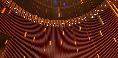 Temple Emanu-El (Dallas, Texas): sanctuary interior with hanging light fixtures