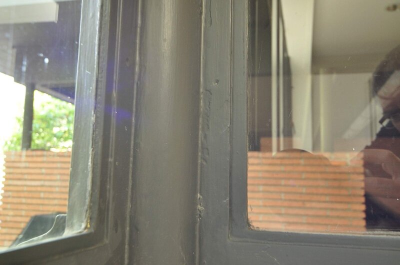 Nakoma Residence (Dallas, Texas): painted window casing